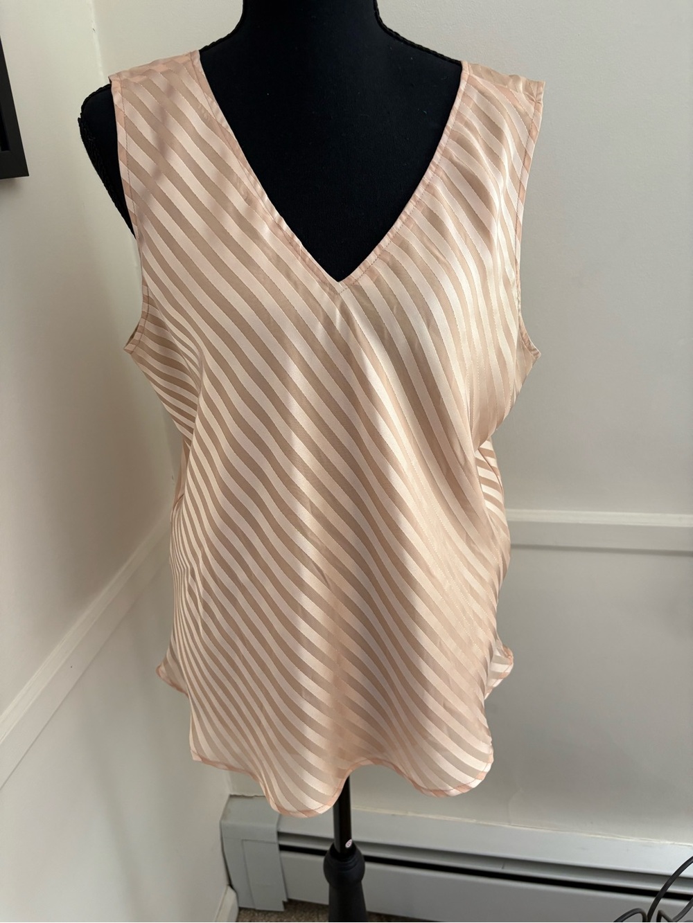 Jordan Women's Sleeveless Tank Top V-Neck Gold / Beige Stripe w Shimmer Sz XL